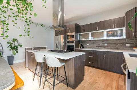 $649,000 | 817 North Winchester Avenue, Unit 3, Chicago, IL 60622