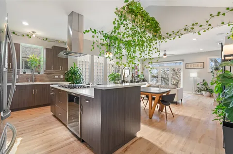 $649,000 | 817 North Winchester Avenue, Unit 3, Chicago, IL 60622