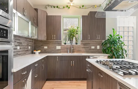 $649,000 | 817 North Winchester Avenue, Unit 3, Chicago, IL 60622