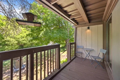 $555,000 | 930 Alpine Drive, Unit PP2, Fontana, WI 53125