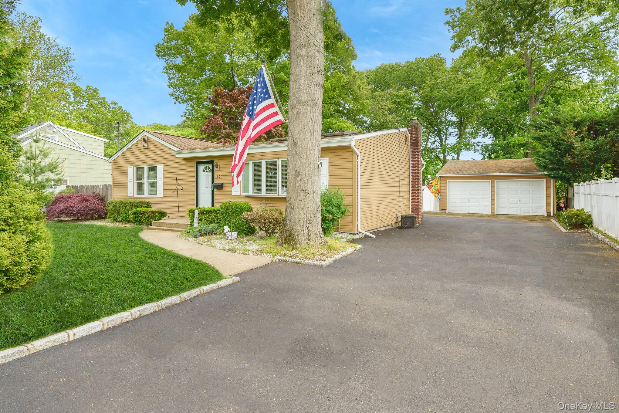 20 Amherst Street Islip, NY 11751 - Photo 22 of 29