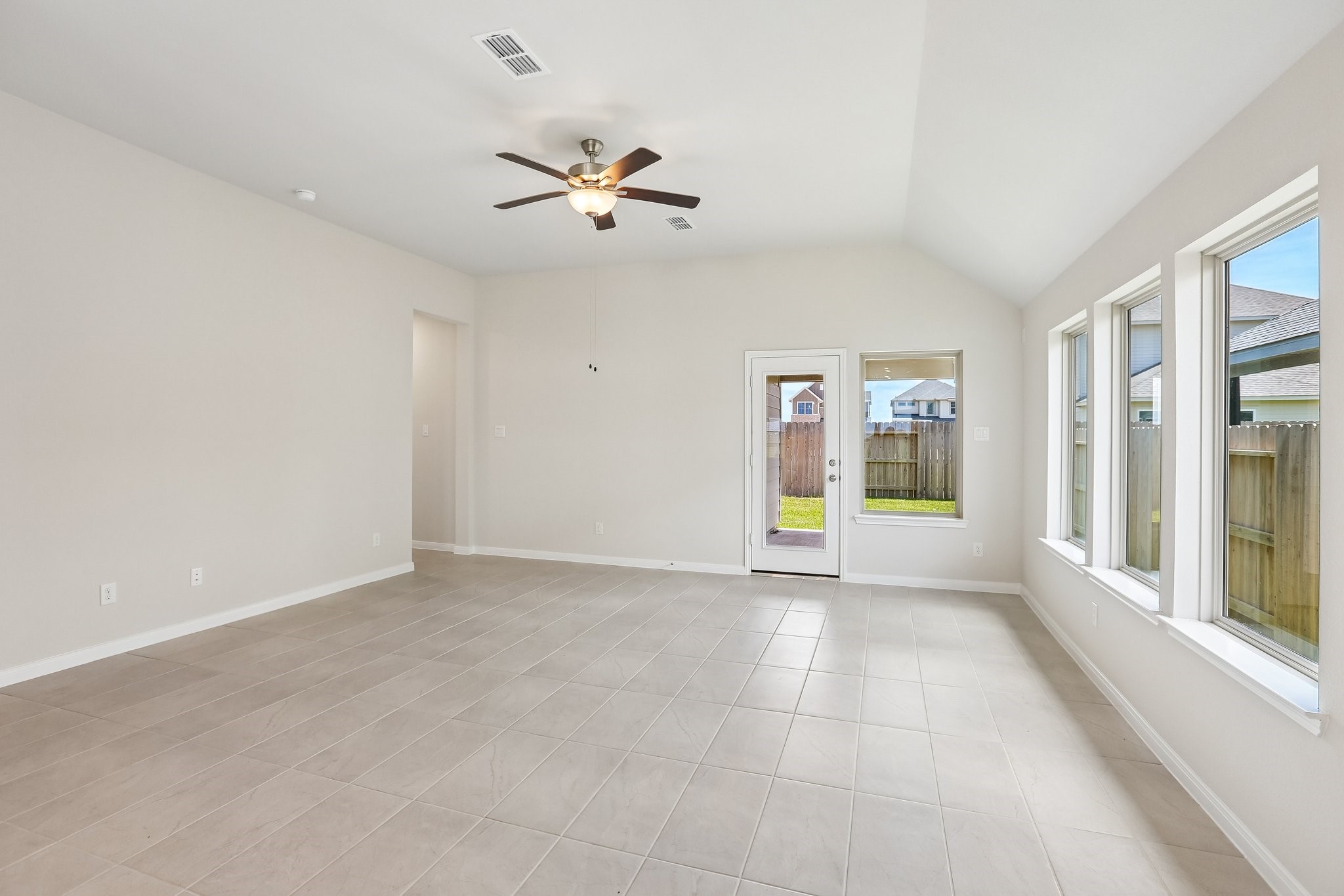 21111 Sunlight Grv Drive Rosharon, TX 77583 - Photo 9 of 47
