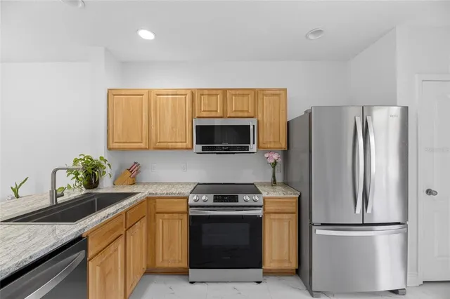 a view of entryway and hall