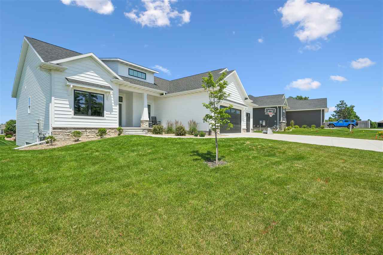 6118 Rapids Ridge Road Cedar Rapids, IA 52411 - Photo 2 of 41 Gallery Image 2