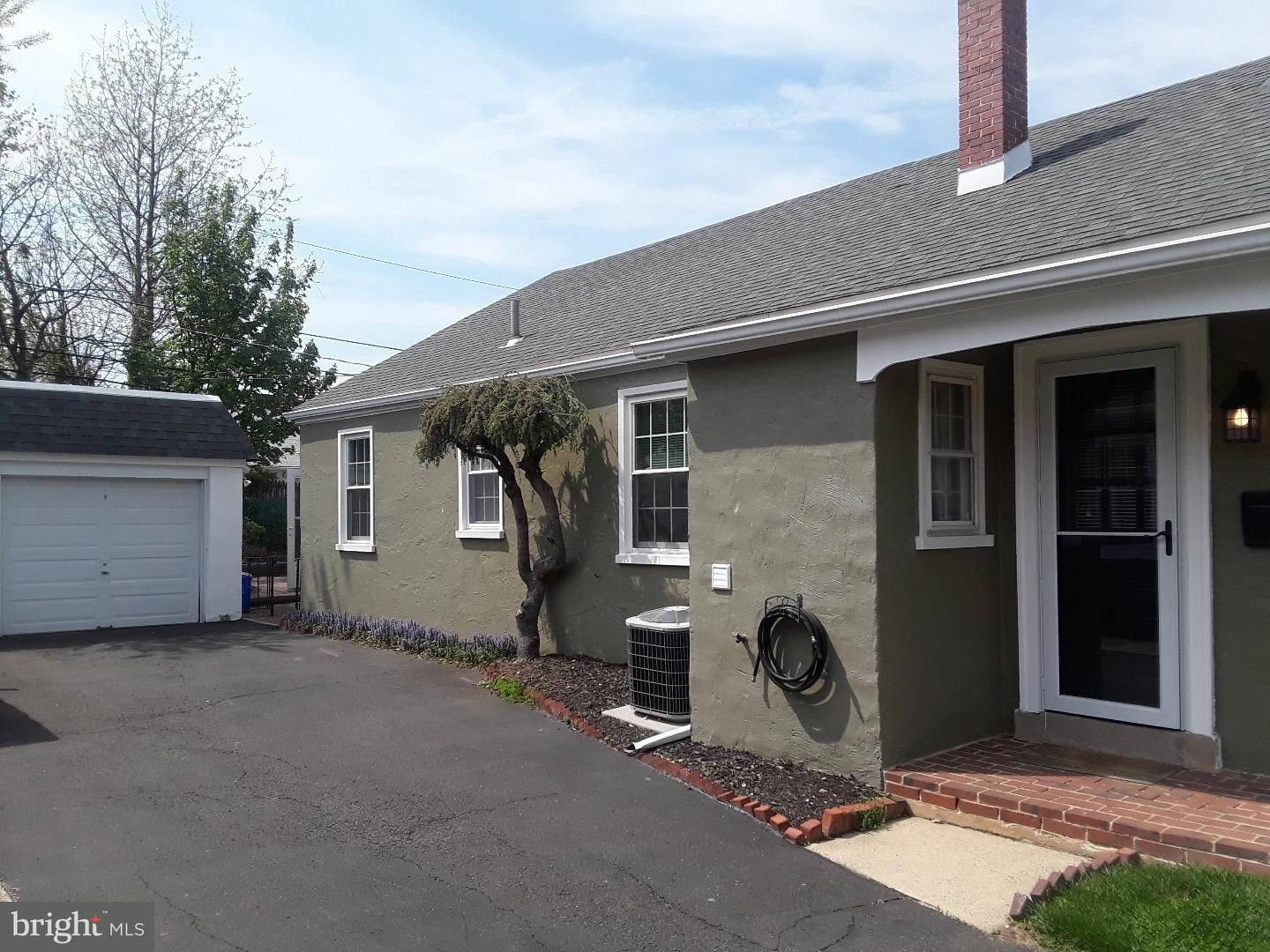 9224 Annapolis Road Philadelphia, PA 19114 - Photo 3 of 13 Exterior Side