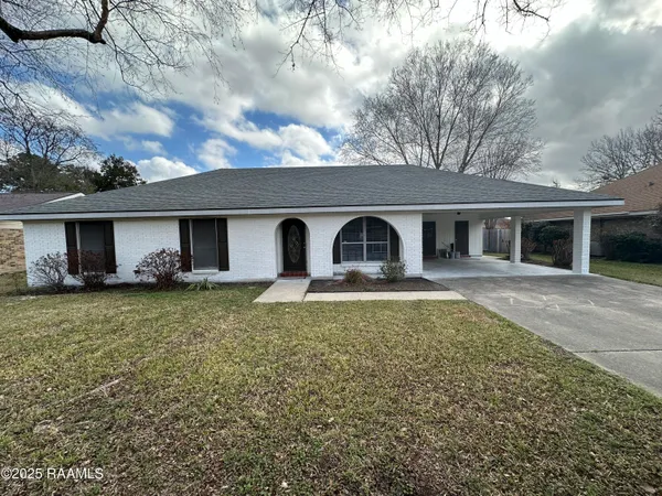 $2,400 | 107 Bellridge Drive, Lafayette, LA 70506