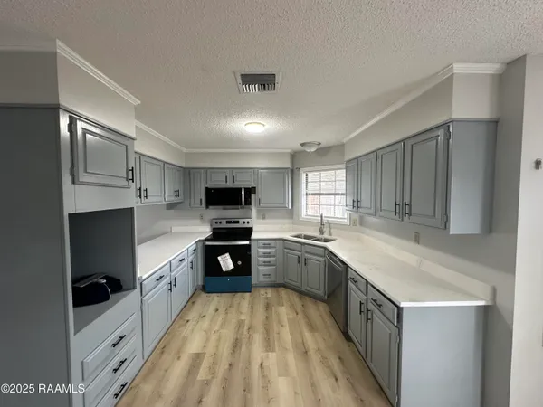 $2,400 | 107 Bellridge Drive, Lafayette, LA 70506