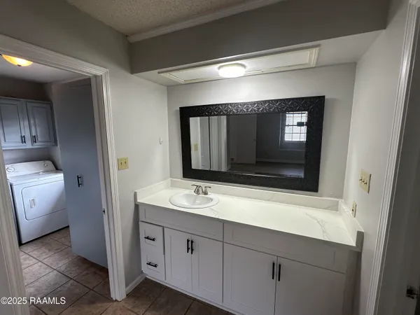 $2,400 | 107 Bellridge Drive, Lafayette, LA 70506