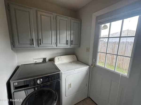 $2,400 | 107 Bellridge Drive, Lafayette, LA 70506