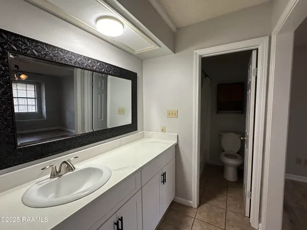 $2,400 | 107 Bellridge Drive, Lafayette, LA 70506