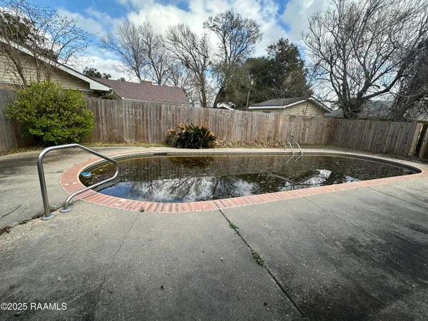 $2,400 | 107 Bellridge Drive, Lafayette, LA 70506