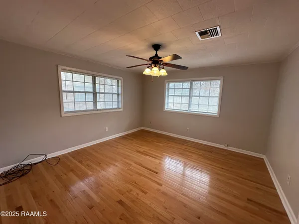 $2,400 | 107 Bellridge Drive, Lafayette, LA 70506