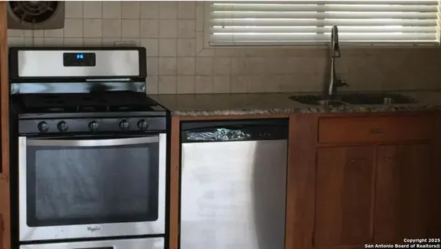 $299,500 | 358 Waxwood Lane, San Antonio, TX 78216