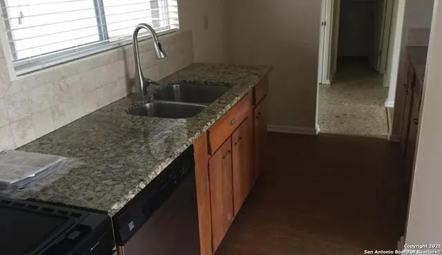 $299,500 | 358 Waxwood Lane, San Antonio, TX 78216