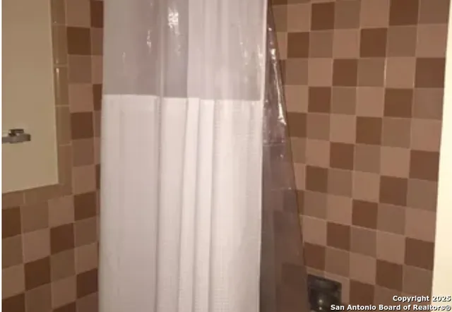 $299,500 | 358 Waxwood Lane, San Antonio, TX 78216