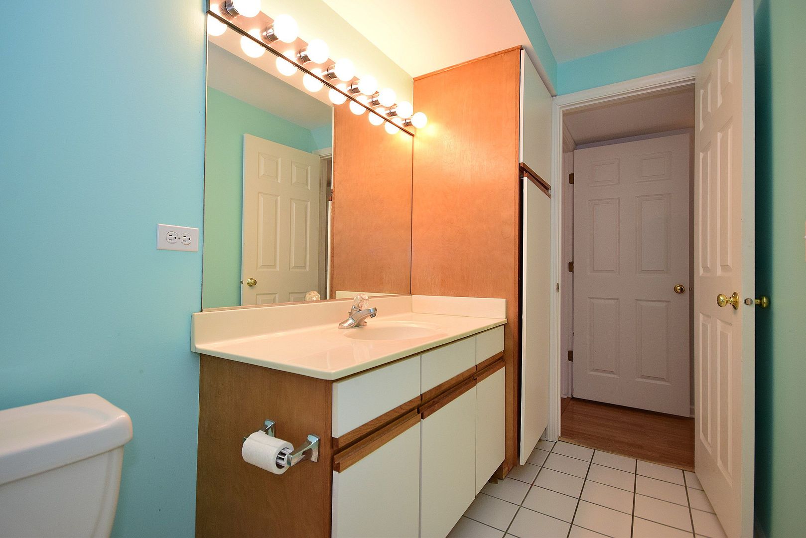 5351 North East River Road, Unit 203 Chicago, IL 60656 - Photo 22 of 30