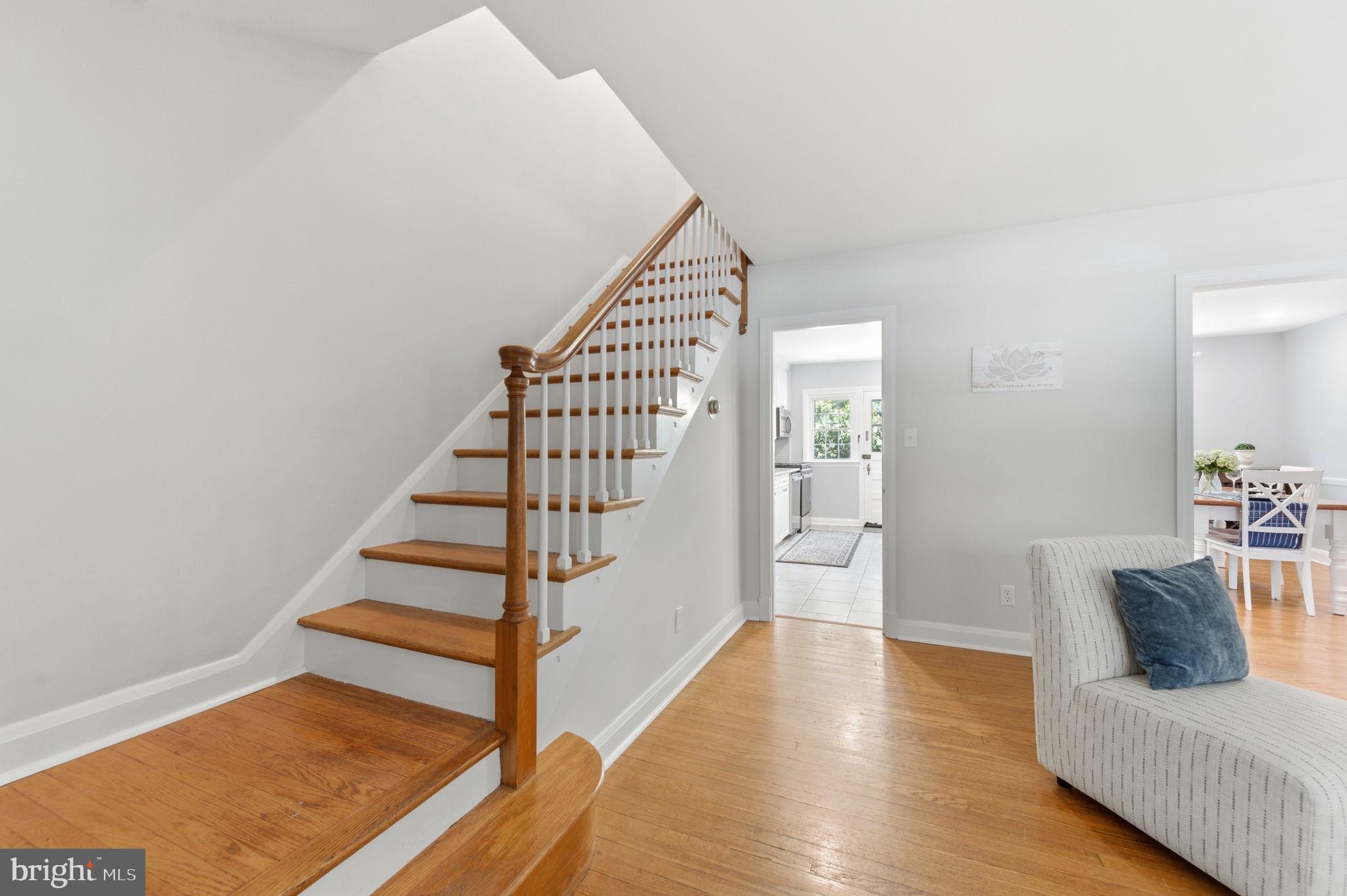 6467 Blenheim Road Baltimore, MD 21212 - Photo 16 of 61 Stairwell