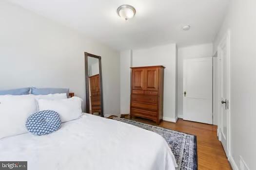 6467 Blenheim Road Baltimore, MD 21212 - Photo 21 of 61 another view - Guest Bedroom