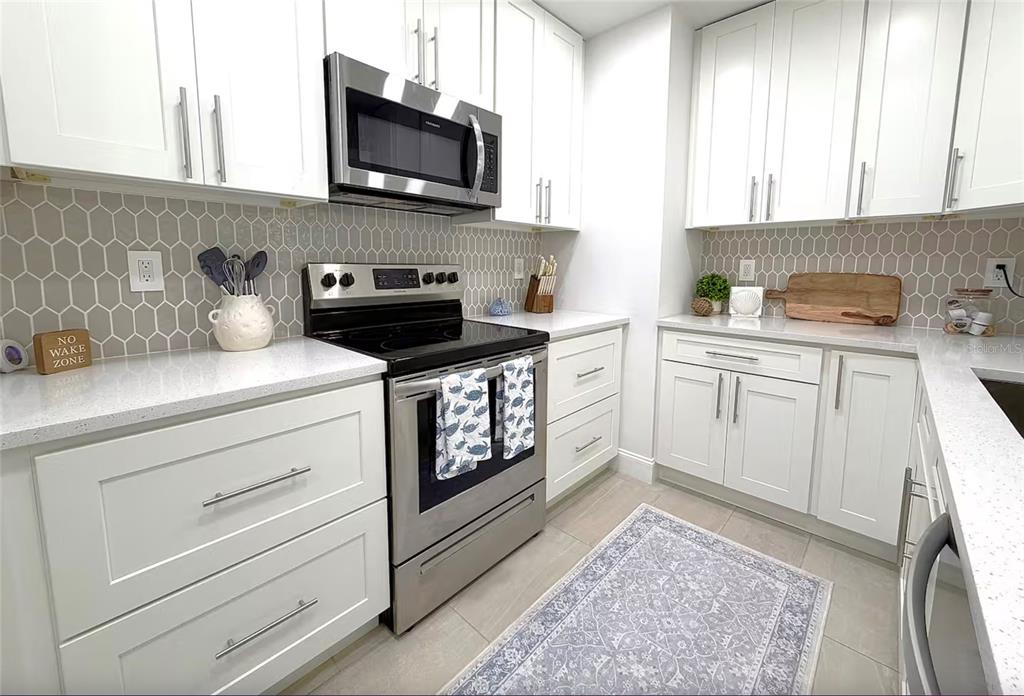 2238 Clematis Street Sarasota, FL 34239 - Photo 6 of 17