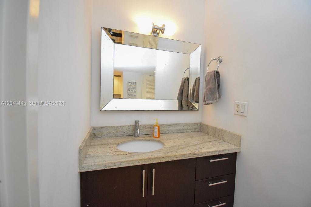 100 Lincoln Road, Unit 1507 Miami Beach, FL 33139 - Photo 5 of 11