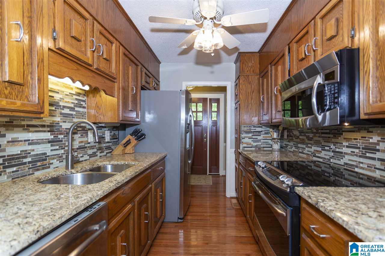 305 Miller Circle Pelham, AL 35124 - Photo 14 of 43