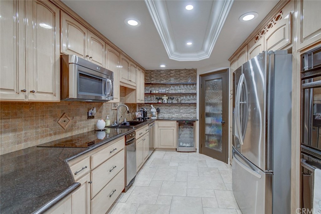 3901 Aruba Circle Huntington Beach, CA 92649 - Photo 31 of 56