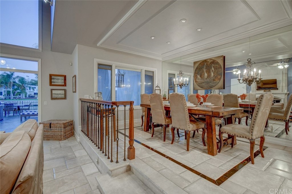3901 Aruba Circle Huntington Beach, CA 92649 - Photo 9 of 56 Dining Area