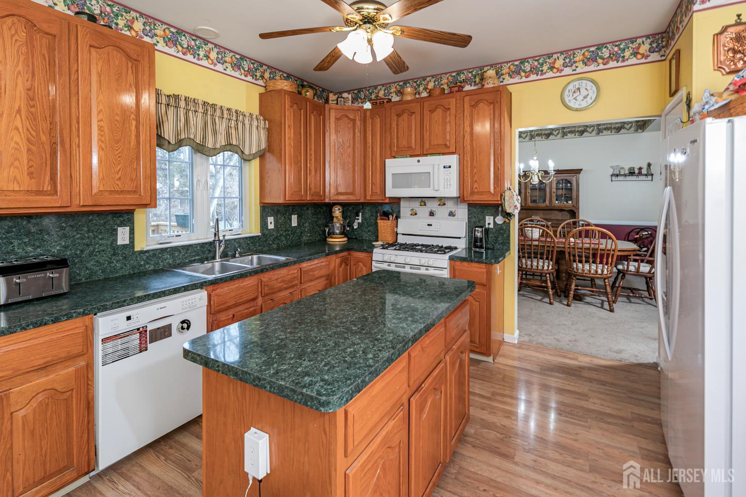 4 Gramercy Road Monmouth Junction, NJ 08852 - Photo 10 of 31