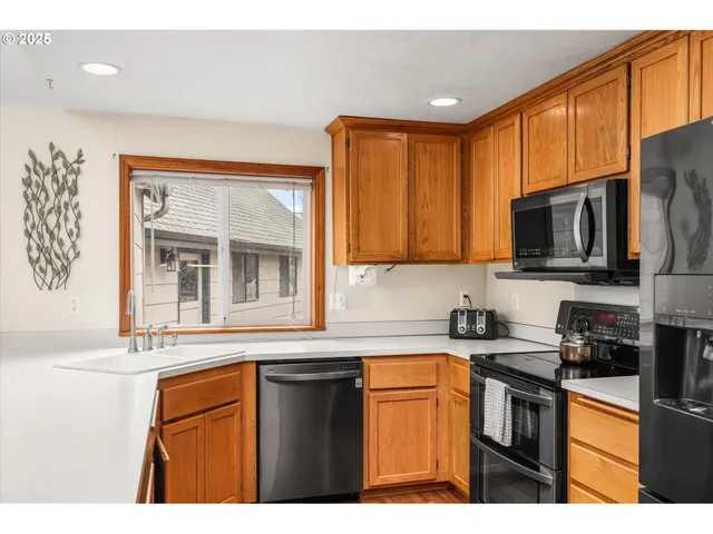 $699,000 | 91033 Water Street, Coburg, OR 97408