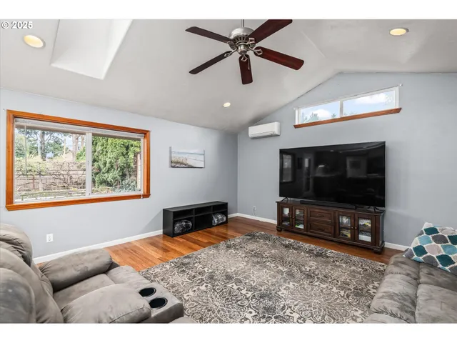 $699,000 | 91033 Water Street, Coburg, OR 97408