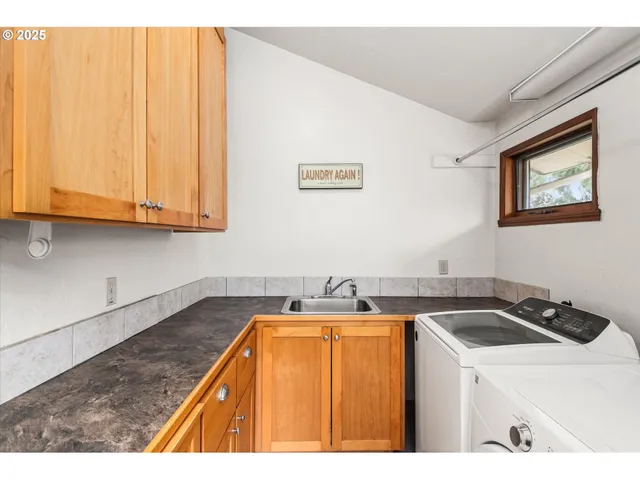 $699,000 | 91033 Water Street, Coburg, OR 97408