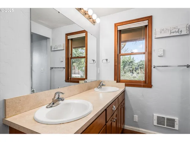 $699,000 | 91033 Water Street, Coburg, OR 97408