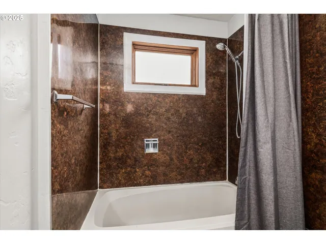 $699,000 | 91033 Water Street, Coburg, OR 97408