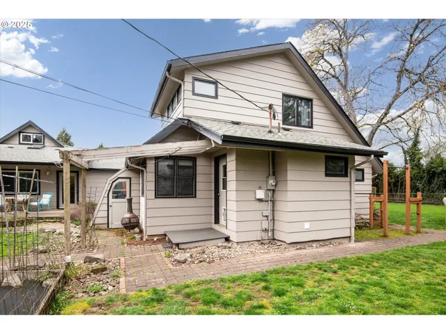 $699,000 | 91033 Water Street, Coburg, OR 97408