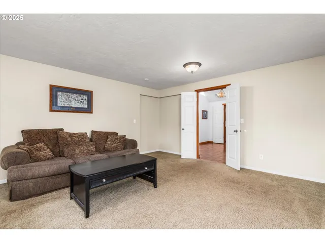 $699,000 | 91033 Water Street, Coburg, OR 97408