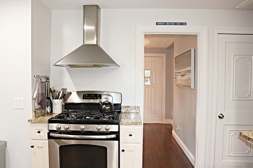 23 Carleton Road Hingham, MA 02043 - Photo 6 of 29 Gallery Image 6