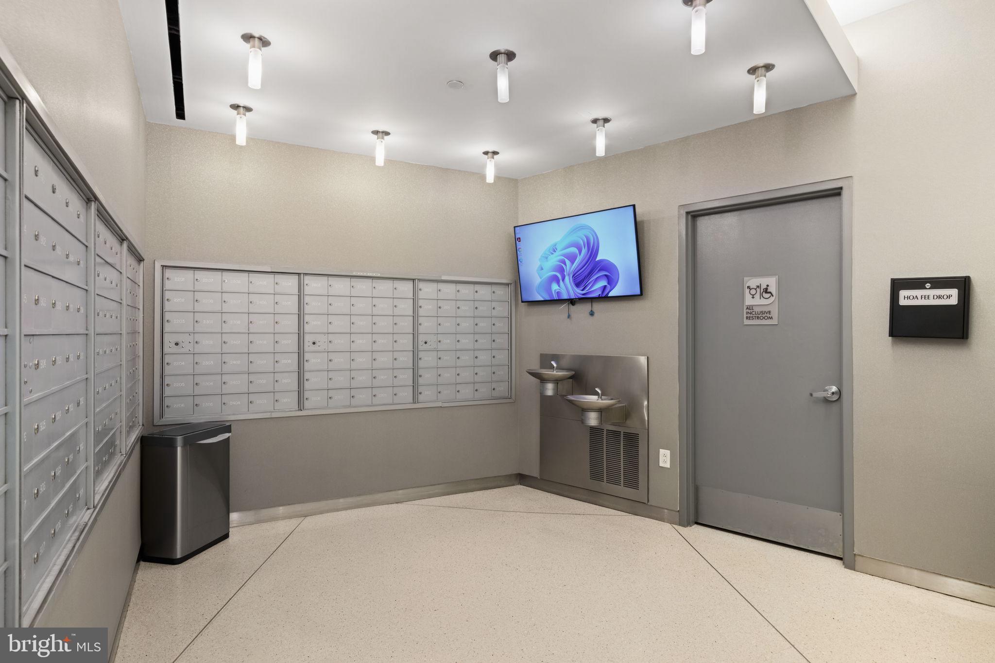 2101 Market Street, Unit 302 Philadelphia, PA 19103 - Photo 37 of 53 a view of an empty room with a window