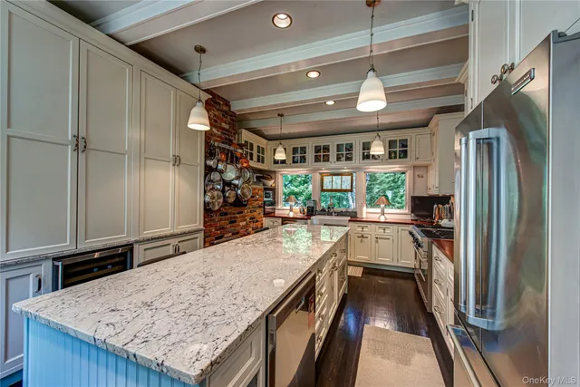 $1,800,000 | 56 Shinnecock Hills Road, Southampton, NY 11968