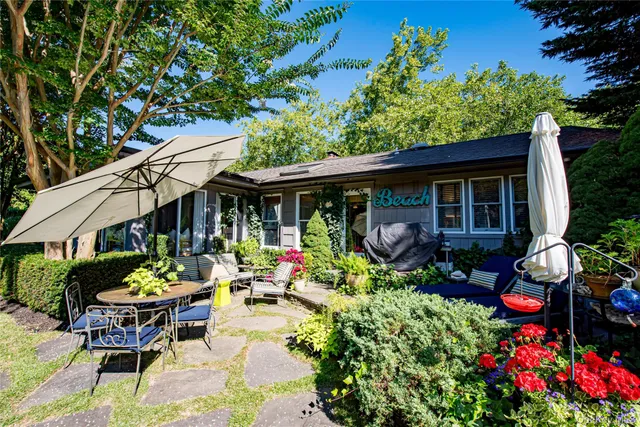 $1,800,000 | 56 Shinnecock Hills Road, Southampton, NY 11968