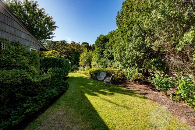 $1,800,000 | 56 Shinnecock Hills Road, Southampton, NY 11968