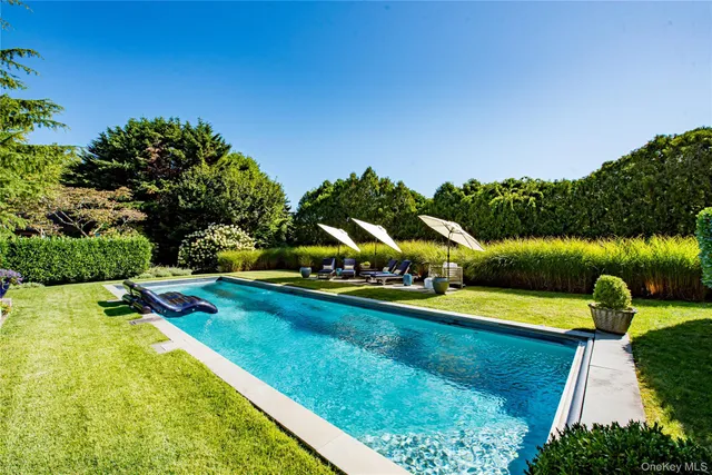 $1,800,000 | 56 Shinnecock Hills Road, Southampton, NY 11968