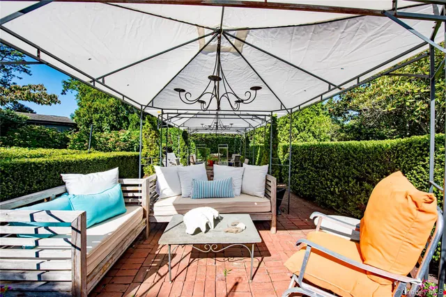 $1,800,000 | 56 Shinnecock Hills Road, Southampton, NY 11968