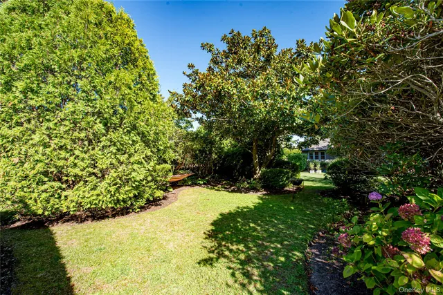 $1,800,000 | 56 Shinnecock Hills Road, Southampton, NY 11968