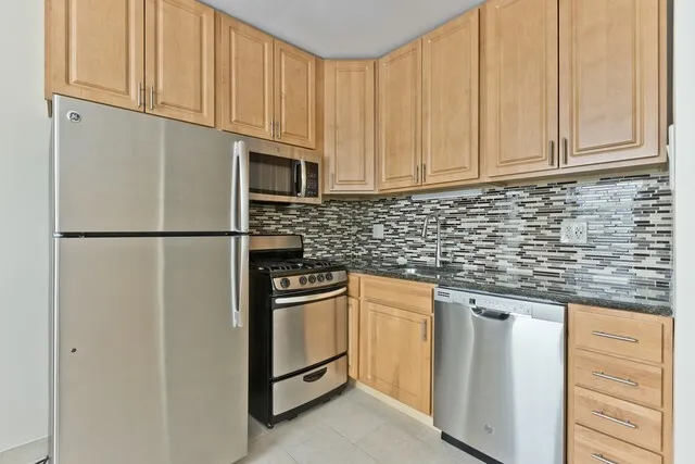 $2,608 | 1824 North Lincoln Park West, Unit 304, Chicago, IL 60614