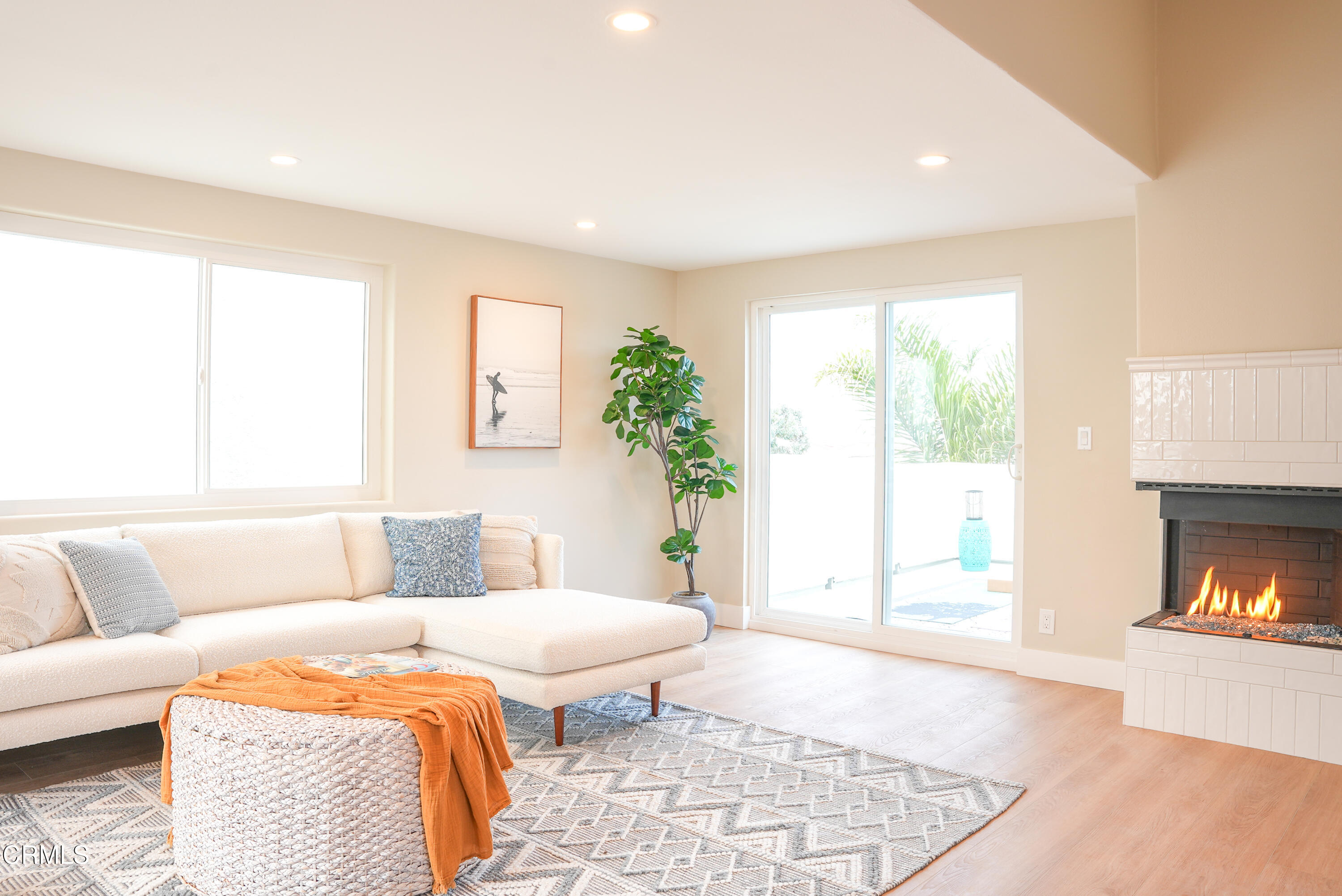2517 Panama Drive Oxnard, CA 93035 - Photo 18 of 27 a living room with furniture and a fireplace
