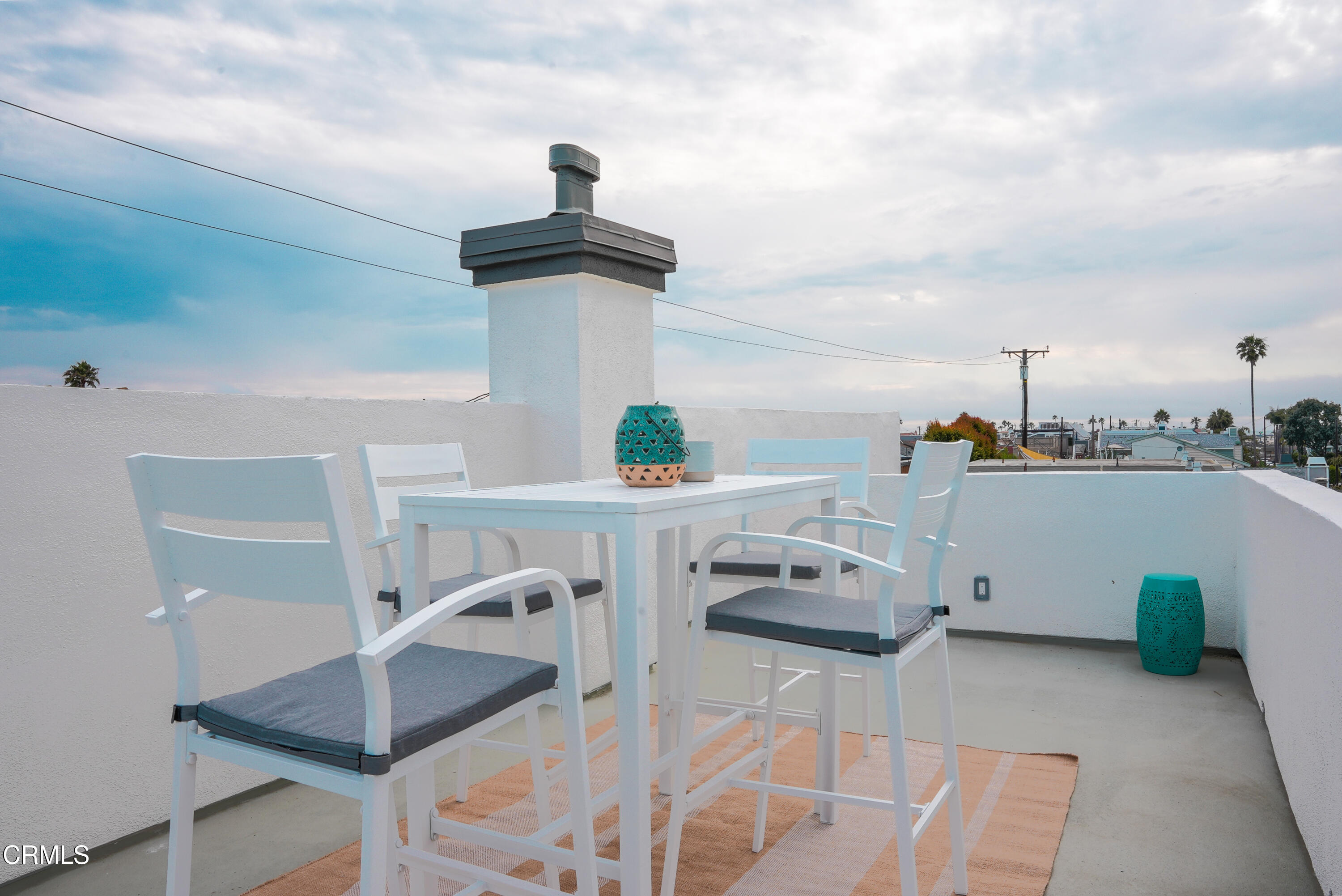 2517 Panama Drive Oxnard, CA 93035 - Photo 23 of 27 a view of kitchen and living room with furniture