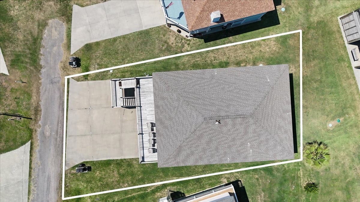 3093 Greg Street Crystal Beach, TX 77650 - Photo 7 of 48