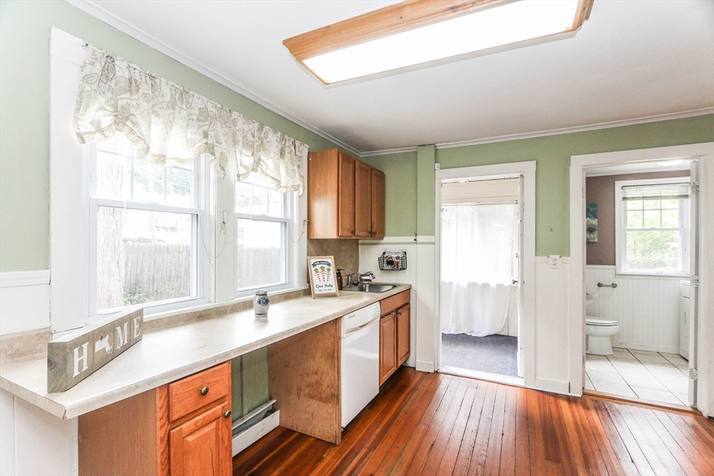 103 Clough Street Springfield, MA 01118 - Photo 18 of 37 Gallery Image 18