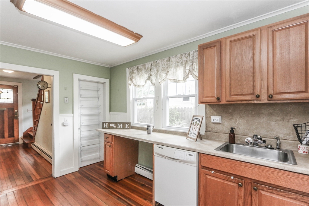 103 Clough Street Springfield, MA 01118 - Photo 19 of 37 Gallery Image 19