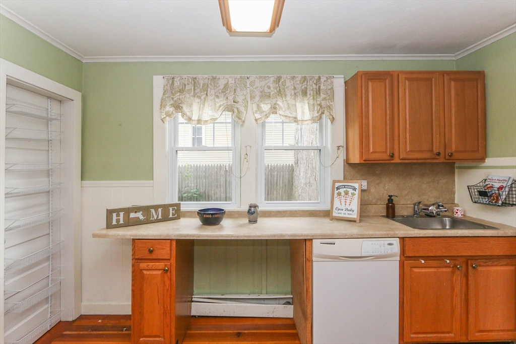 103 Clough Street Springfield, MA 01118 - Photo 21 of 37 Gallery Image 21